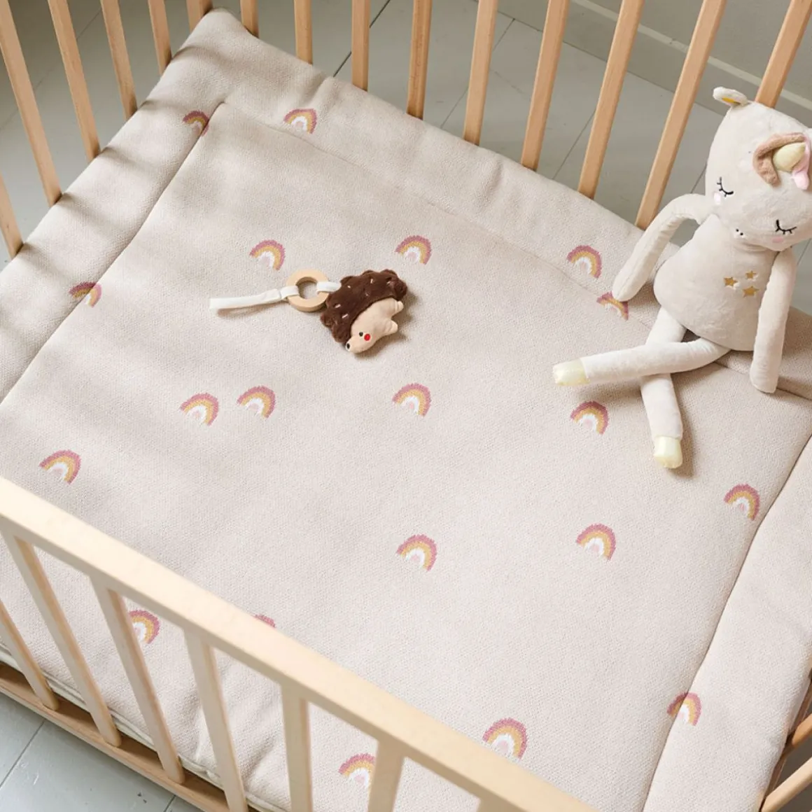 BOXKLEED 75 X 95 CM | BEIGE MET REGENBOOGPATROON