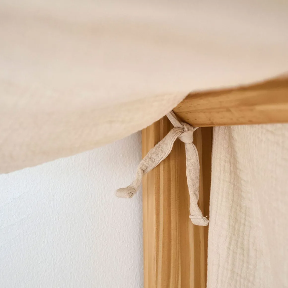 GORDIJN VOOR BEDHUISJE u00abMAISONu00bb | 90 X 200 CM | MOUSSELINE KATOEN | ROZE