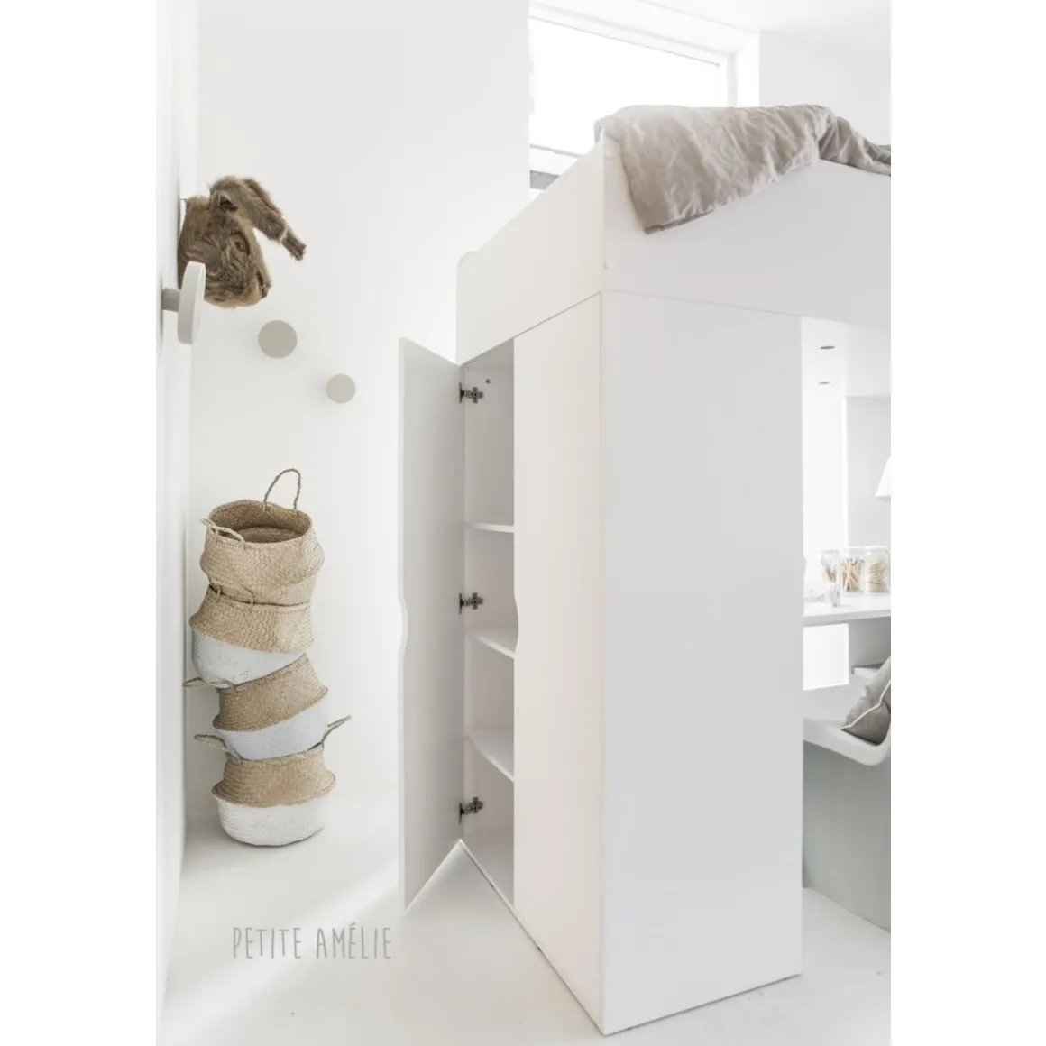 Hoogslaper u00abOmbreu00bb 200x90 | Kinder bed, bureau & kast in u00e9u00e9n