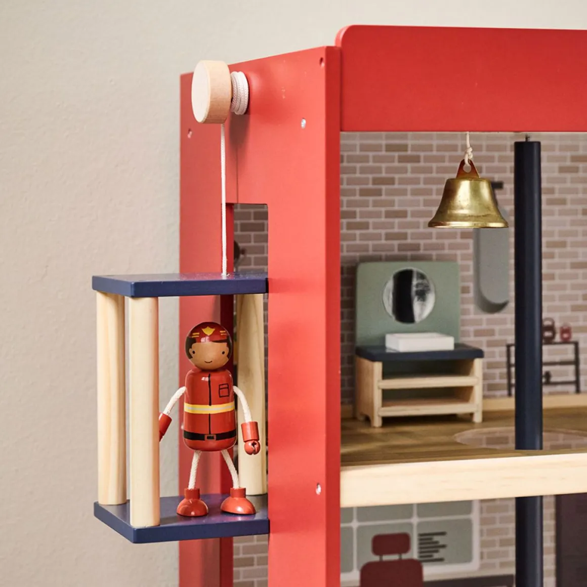 HOUTEN BRANDWEERKAZERNE u00abPOMPIERu00bb | I INCL. 19 ACCESSOIRES | 70 cm | ROOD
