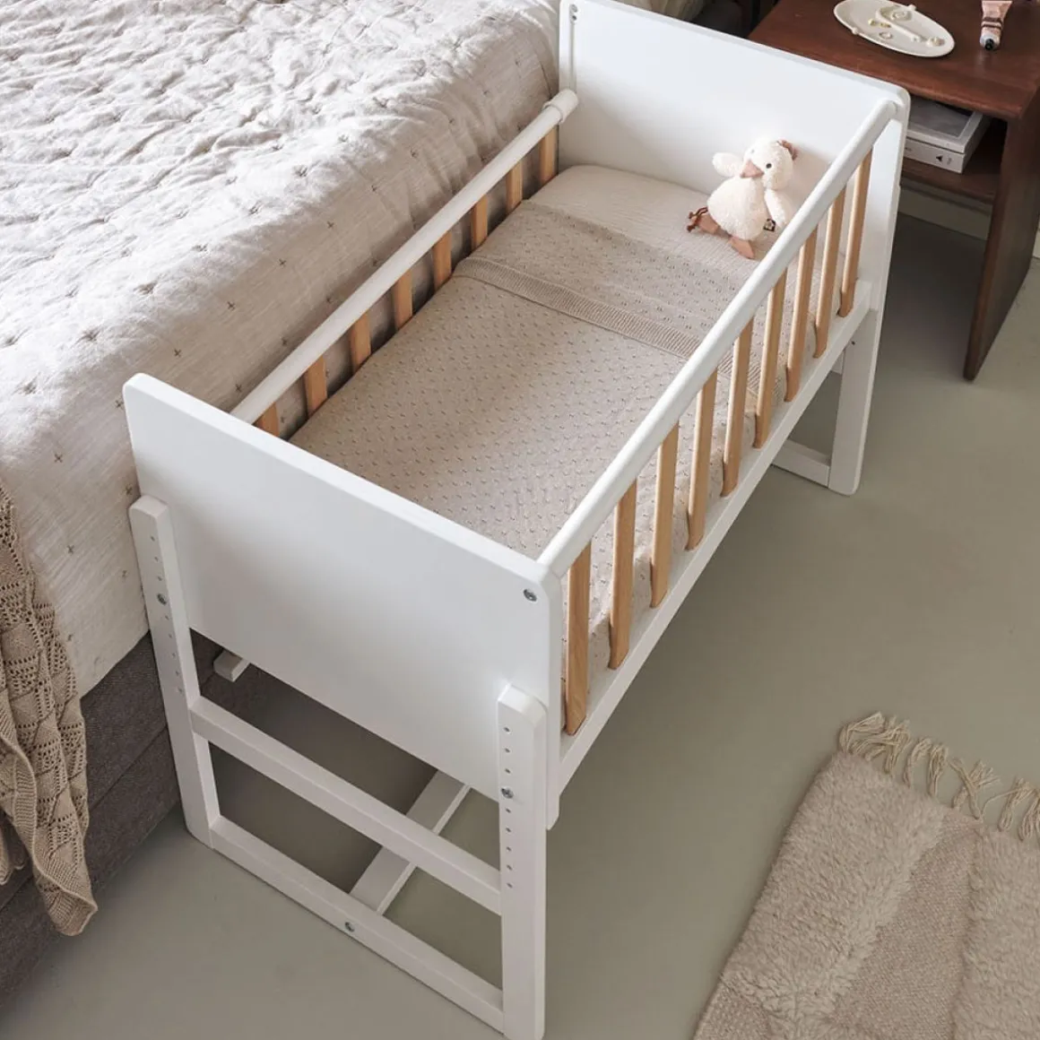 2-IN-1 CO-SLEEPER / AANSCHUIFBEDJE u00abNUAGEu00bb | WIT EN NATUREL