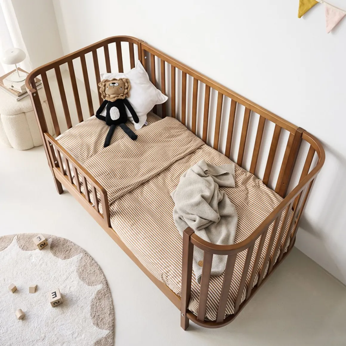 MEEGROEIBED OVAAL u00abCOCOONu00bb | 70 X 140 CM | WALNOOT