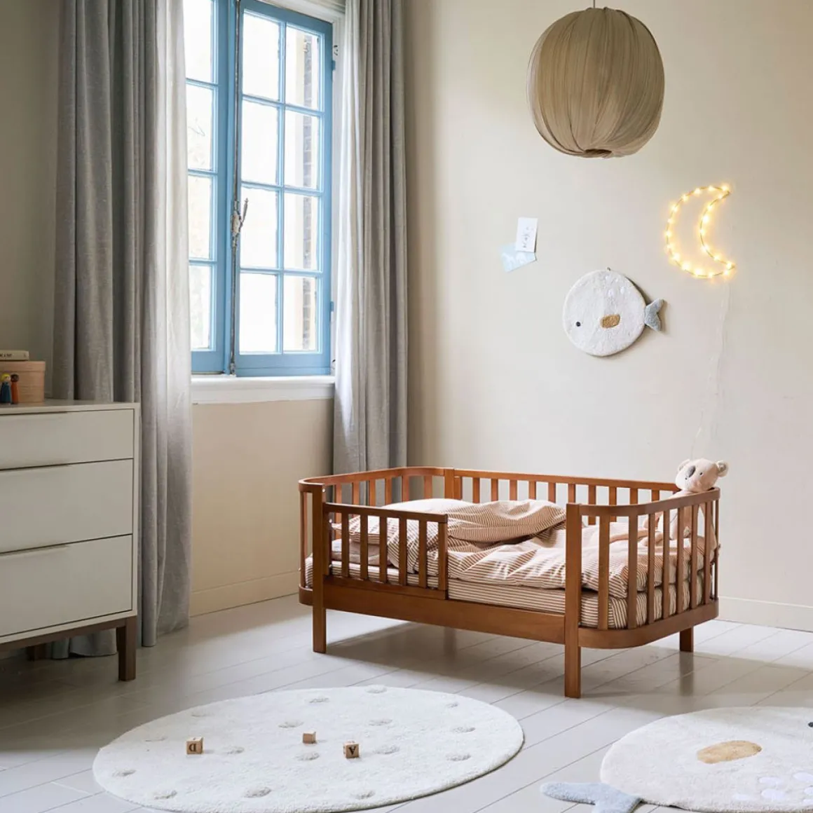 OVAAL PEUTERBED u00abCOCOONu00bb | 70 X 140 CM | WALNOOT
