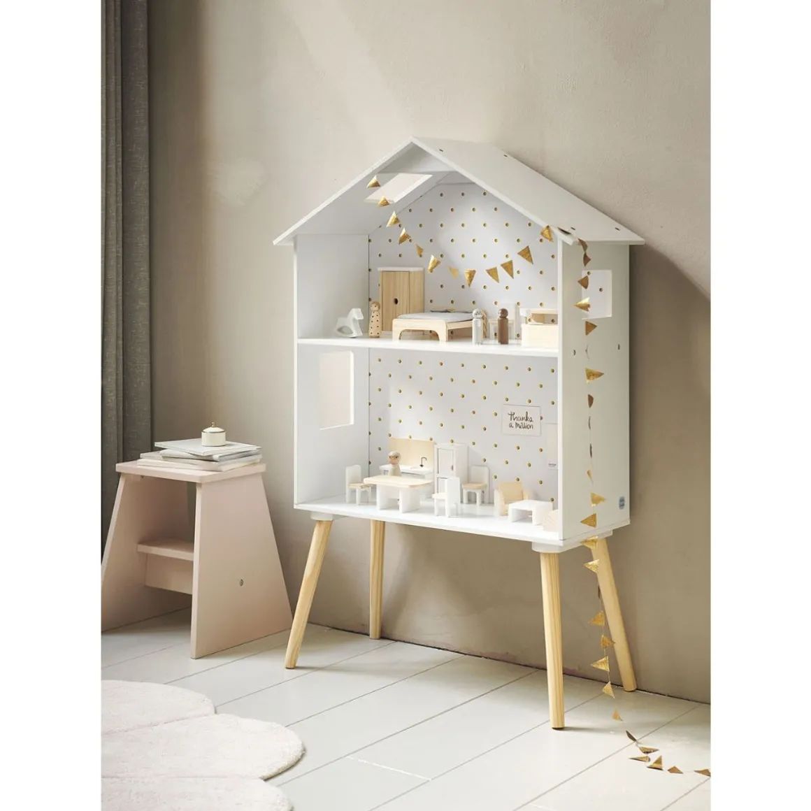Poppenhuis / wandrek uit hout voor kinderkamer (excl. accessoires)